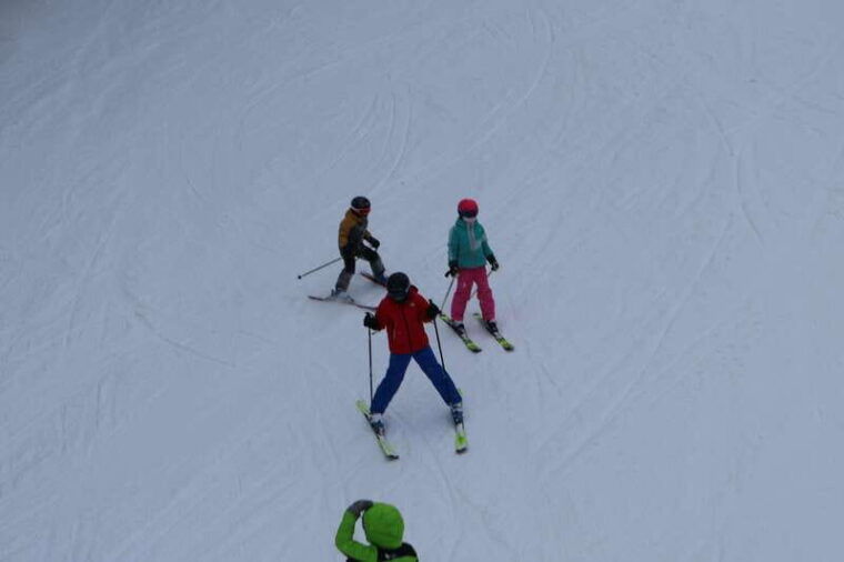 montreal-guided-skiing-or-snowboarding-in-quebec-forests