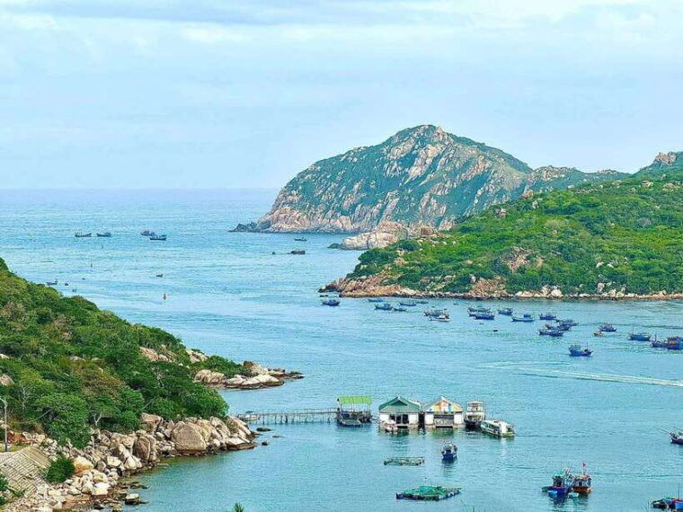 mui-ne-hidden-waterfall-vinh-hy-bay-snorkeling-adventure