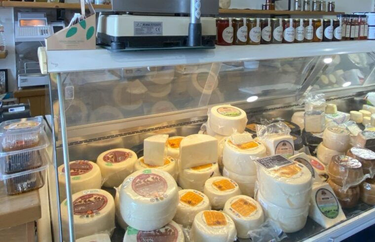 naxos-walking-tour-cheese-liqueur-tasting-cooking-class