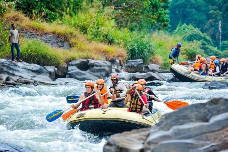 negombo-adventure-water-rafting-in-kitulgala