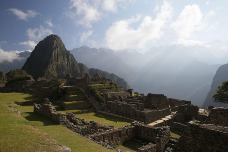 new-machupicchu-entrance-ticket-bus-expert-guide