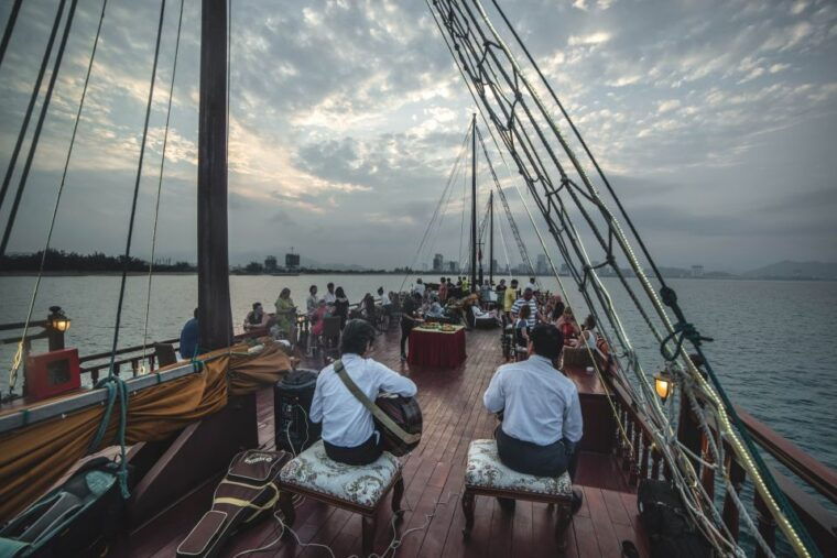 nha-trang-day-cruise-or-sunset-dinner-cruise-on-the-sea
