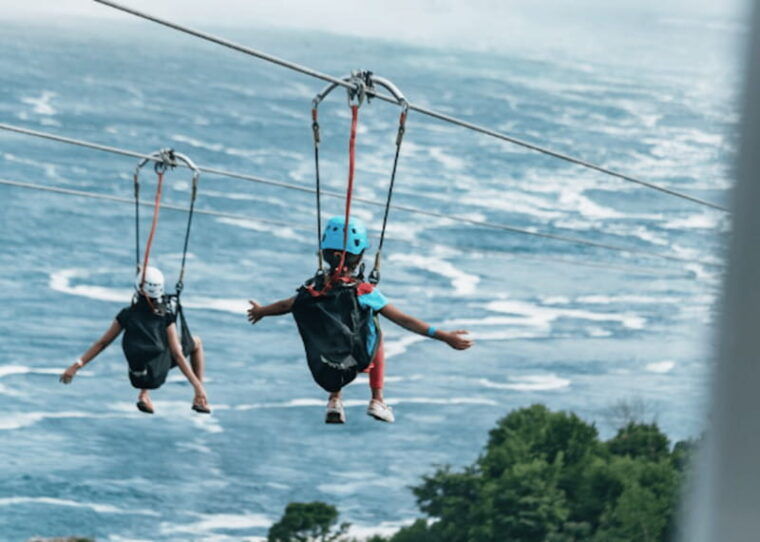 niagara-falls-canada-early-bird-zip-line-to-the-falls