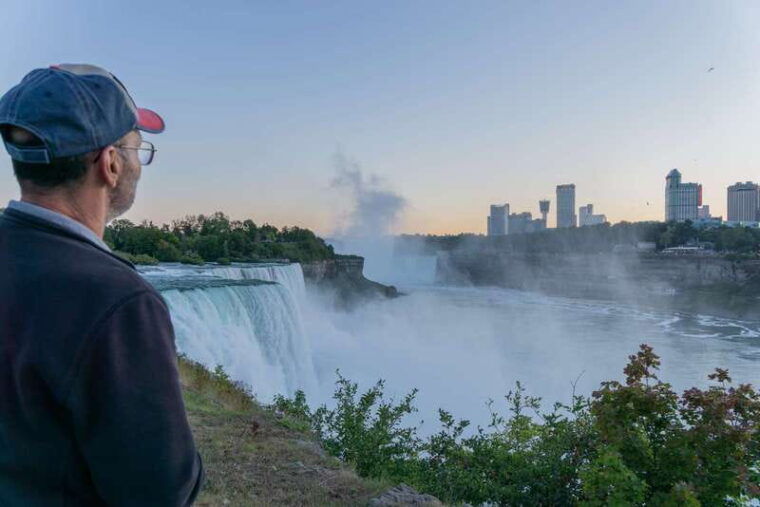 niagara-usa-daredevil-walking-tour-maid-of-mist-boat-ride-2