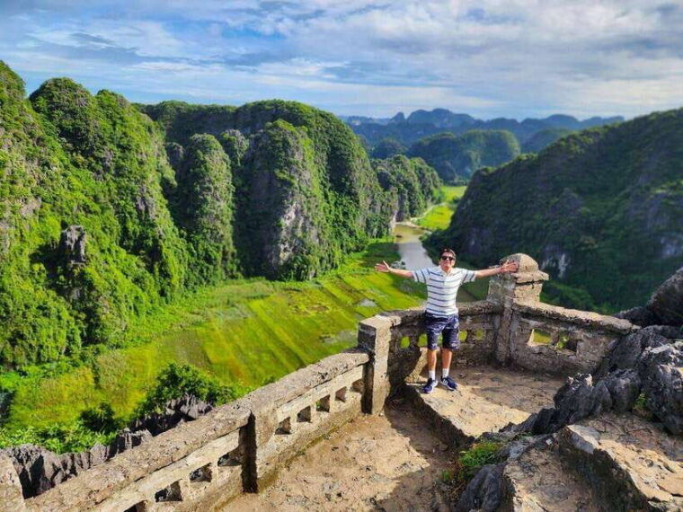 ninh-binh-luxury-1-day-trip-with-limousine-trang-an-hoa-lu