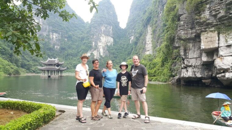 ninh-binh-luxury-tour-hoa-lu-mua-hike-tam-coc-boat