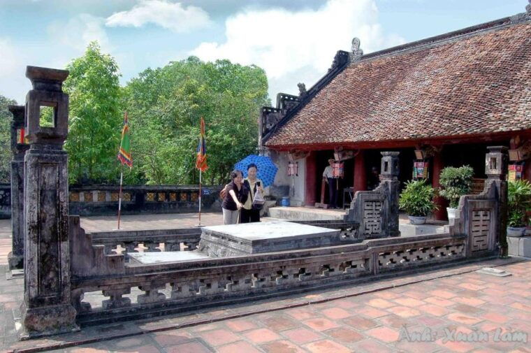 ninh-binh-trang-an-hoa-lu-full-day-with-lunch-buffet-bike