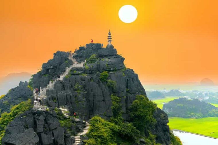 ninh-binh-trang-an-mua-cave-day-trip-with-all-inclusive