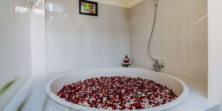nusa-dua-traditional-lulur-massage-spa-treatment