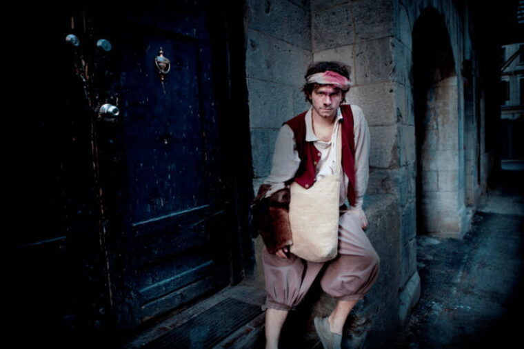 old-montreal-traditional-ghost-walk-of-the-haunted-city