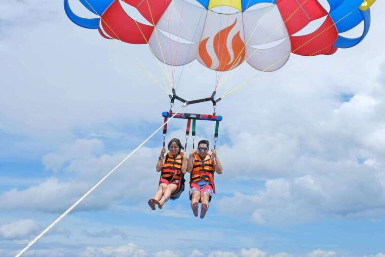 panglao-solo-or-tandem-parasailing-experience-near-alona