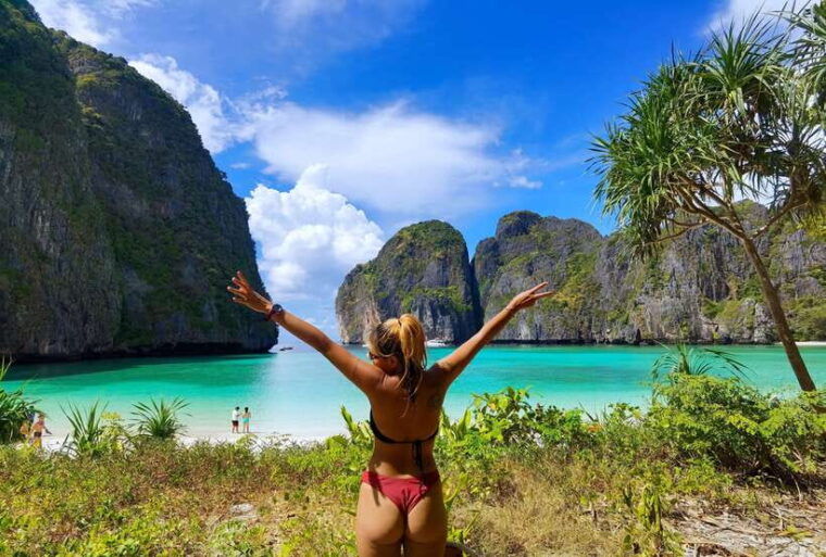 phi-phi-highlights-speedboat-tour-with-maya-bay-snorkel