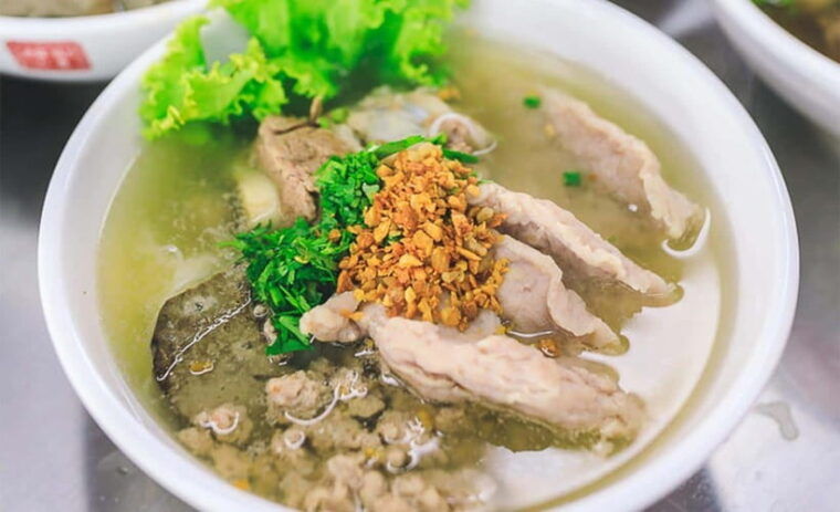 phnom-penh-street-art-food-tour-by-tuk-tuk