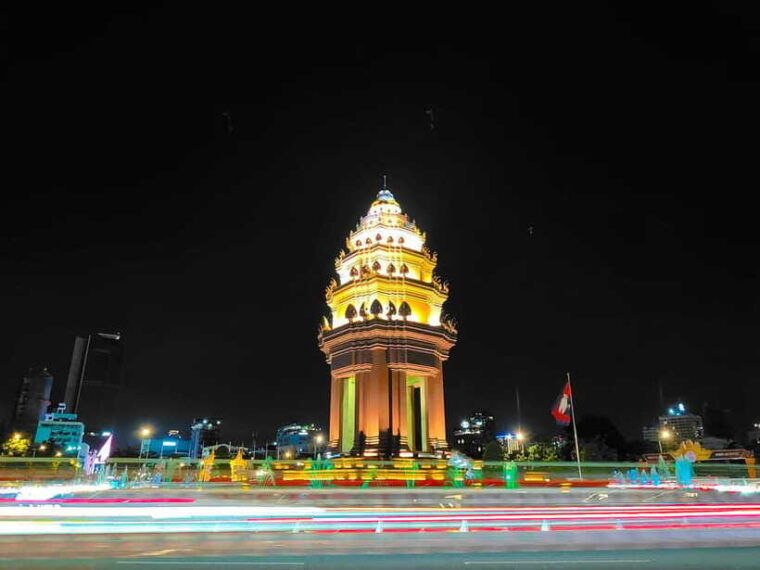 phnom-penh-sunset-cruise-evening-city-tour-by-tuk-tuk