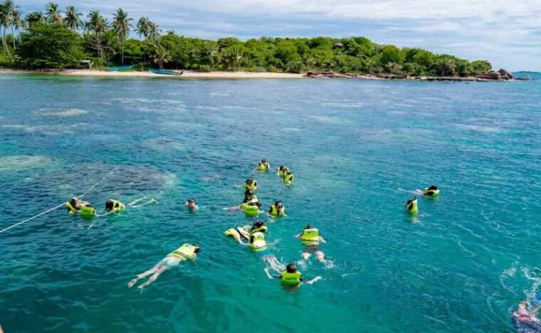 phu-quoc-luxury-snorkeling-trip-by-speed-boat