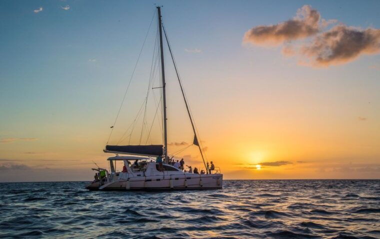 phuket-coral-island-sunset-dinner-by-sailing-catamaran