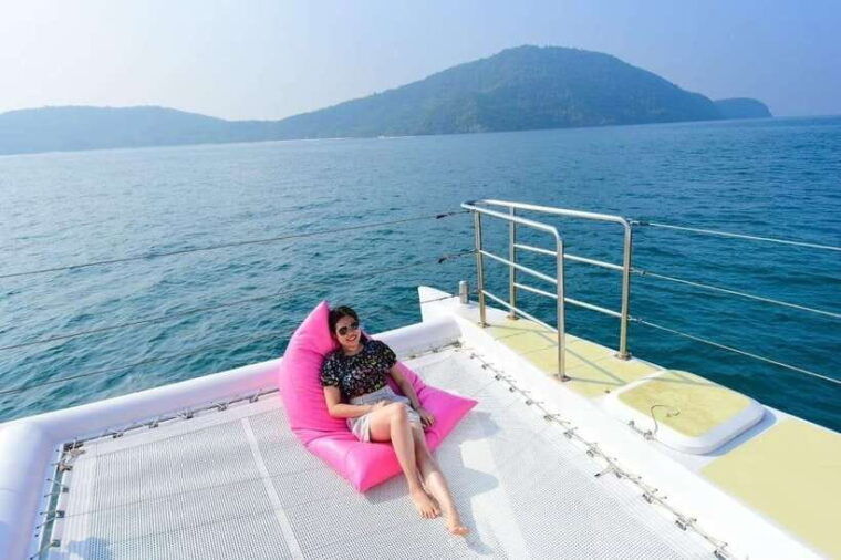 phuket-coral-yacht-boat-tour-to-coral-island-with-sunset