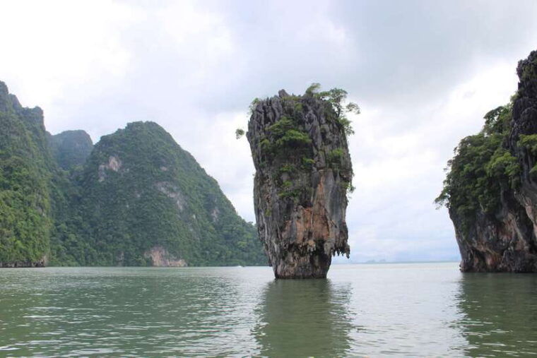phuket-private-boat-charter-to-james-bond-island