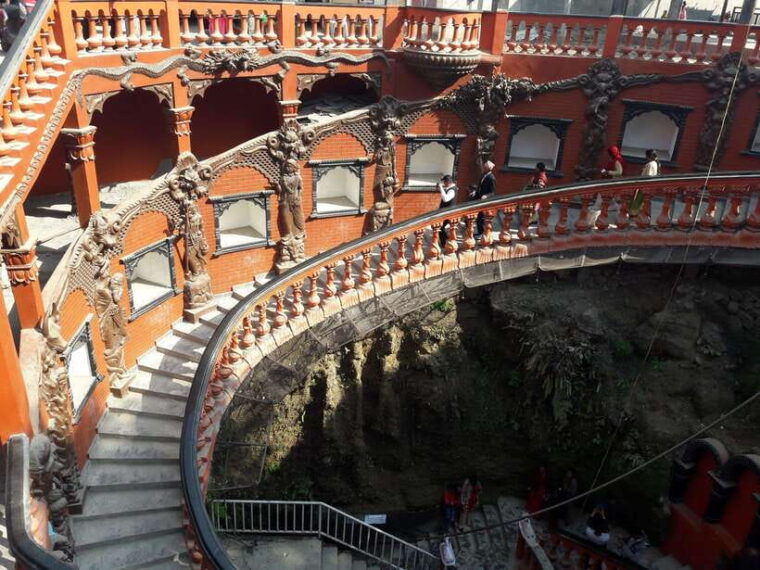 pokhara-sightseeing-by-bus-full-day-trip