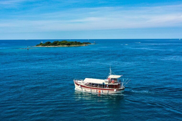 porec-panoramic-morning-cruise-among-20-islands-with-drinks