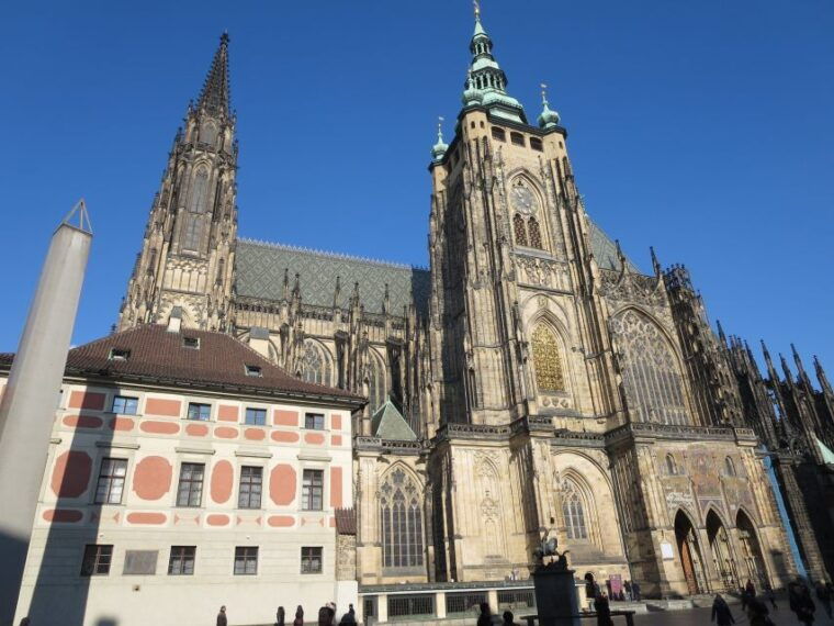 prague-bus-and-boat-tour