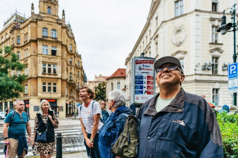 prague-city-highlights-by-bus-boat-and-on-foot