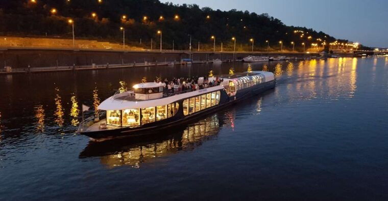 prague-city-tour-and-dinner-cruise-with-hotel-pickup