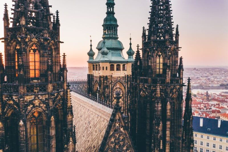 prague-old-town-prague-castle-river-boat-cruise-day-tour