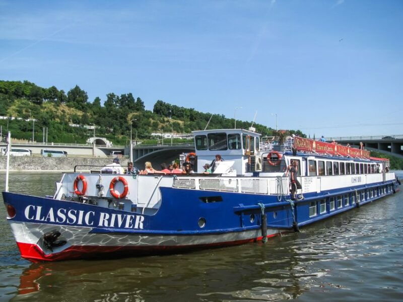 prague-panoramic-vltava-river-cruise
