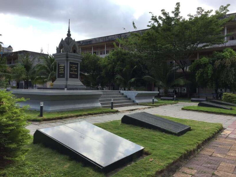 private-half-day-to-killing-field-and-s21-genocidal-museum