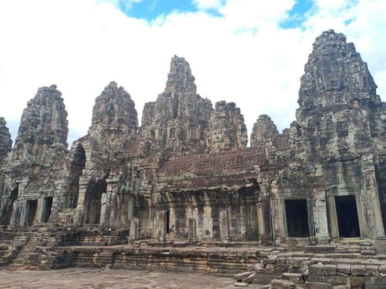 private-one-day-trip-the-best-experience-to-angkor-temples