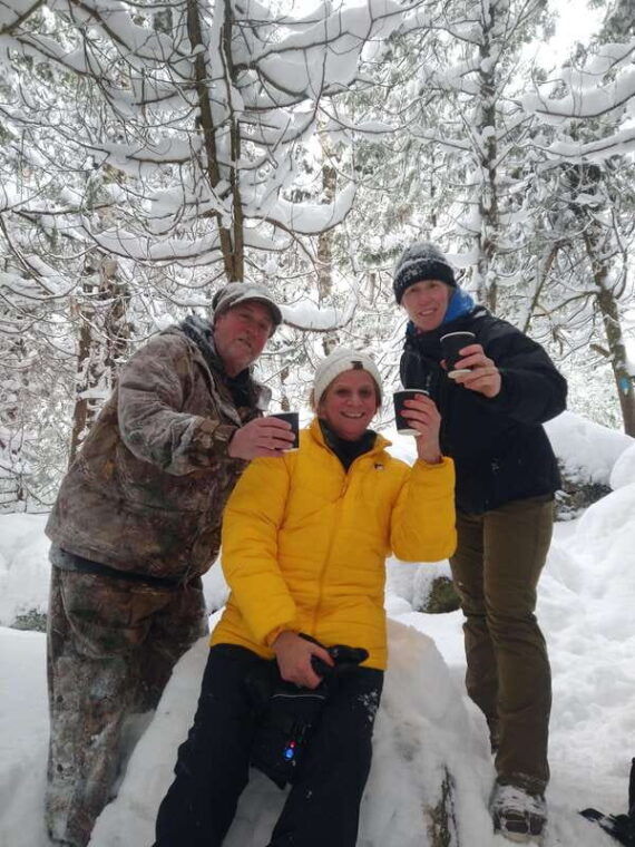 private-singhampton-caves-snowshoe-collingwood-blue-mountain