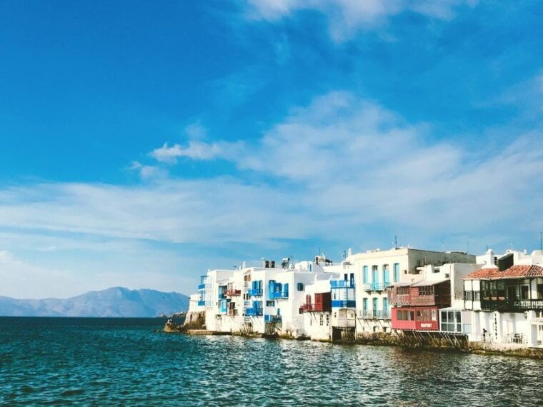private-transferfrom-your-villa-to-mykonos-old-port-minibus