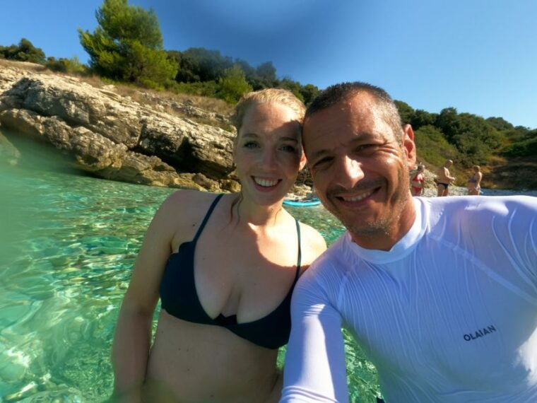 pula-sea-cave-and-cliffs-guided-kayak-tour-in-pula