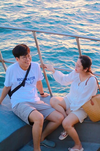 redrivertours-enjoying-sunset-night-squid-fishing-2