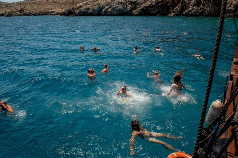 rethymno-mini-pirate-boat-cruise-with-swimming-stop