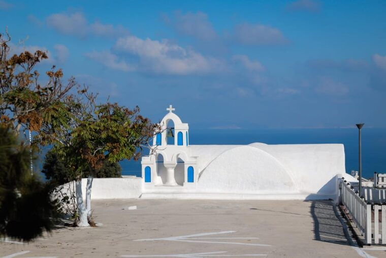 santorini-6hr-small-group-shore-excursion-villages-wine-2
