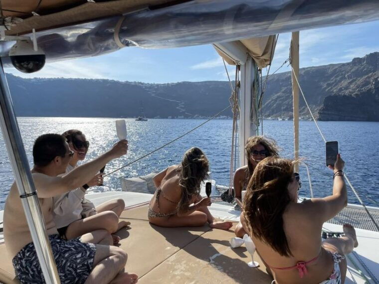 santorini-catamaran-day-cruise-lunch-drinks-and-transfers