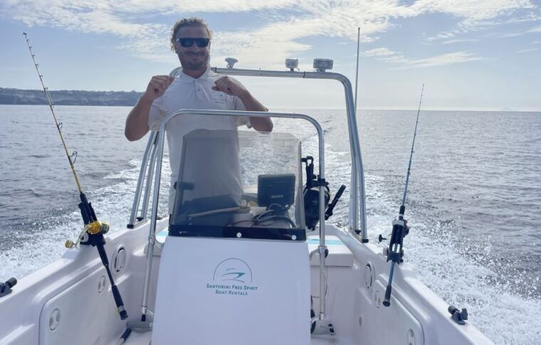 santorini-license-free-boat-rental-with-snorkeling-gear
