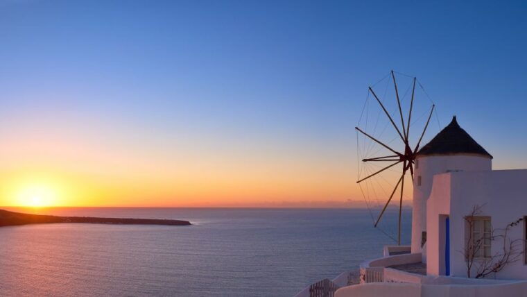 santorini-oia-and-ammoudi-private-sunset-experience