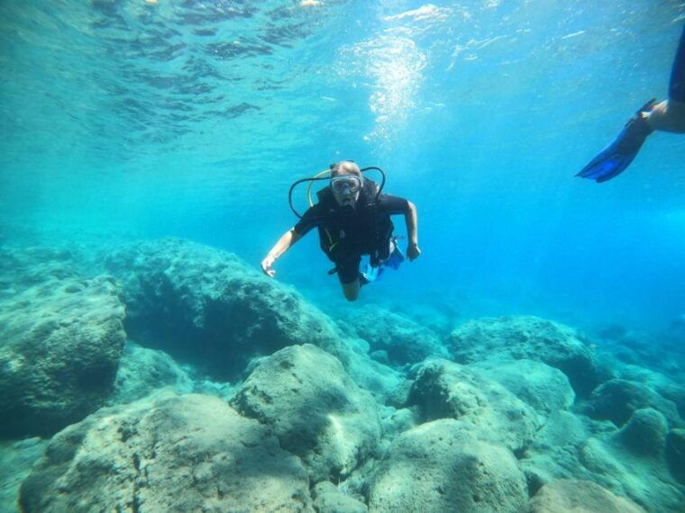 santorini-scuba-diving-experience-in-caldera-for-beginners