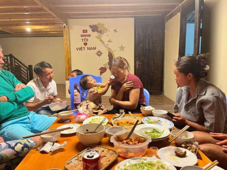 sapa-1-day-trek-from-mountain-to-village-with-local-guide