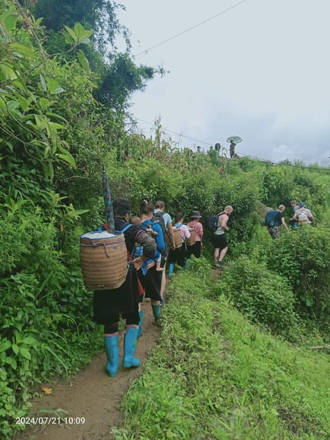 sapa-trekking-rice-fields-local-villages-bamboo-forest