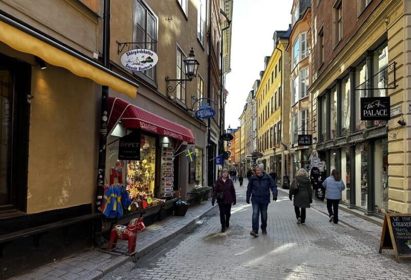 secret-walking-food-tour-stockholm-old-town