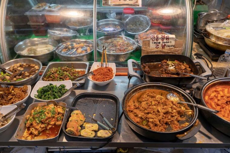 seoul-gyeongbokgung-palace-tour-lunch-at-authentic-market