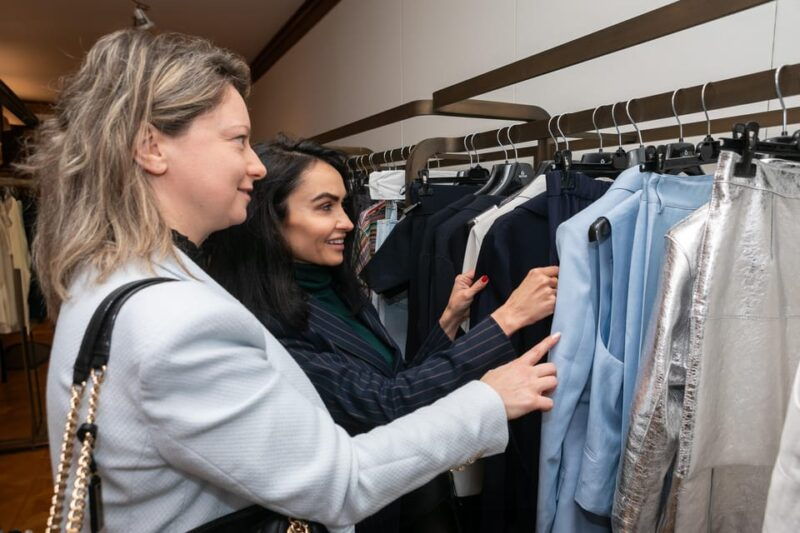shopping-in-venice-with-a-personal-stylist