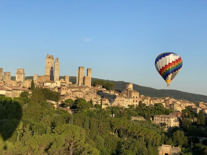siena-balloon-flight-over-tuscany-with-a-glass-of-wine