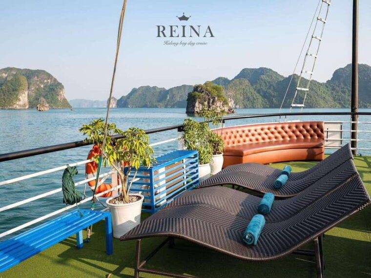 small-deluxe-cruise-in-halong-bay-day-with-lunch-and-sunset