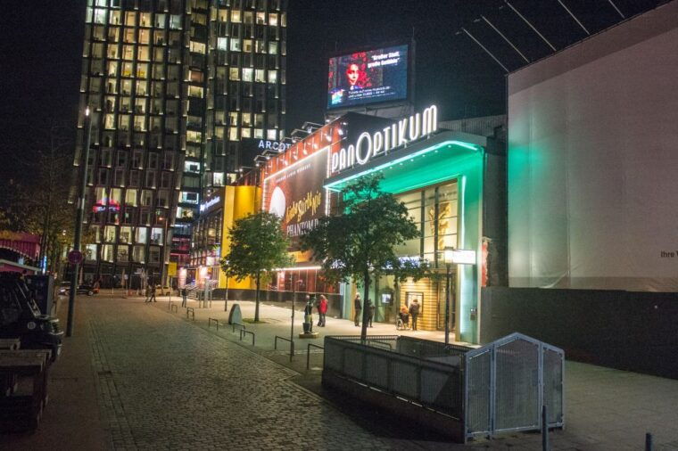 st-pauli-nightlife-tour-with-drag-queen-in-german