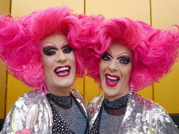 st-pauli-tour-drag-attack-with-barbie-stupid-lee-jackson